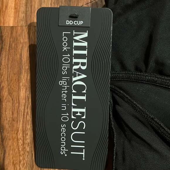 Miraclesuit Illusionist Palma Deep V One Piece, 14DD - Picture 14 of 16